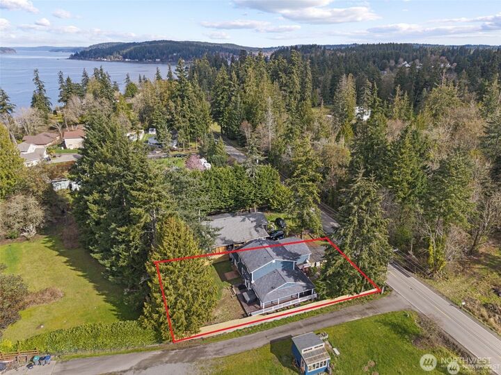 Property Photo: 4474 Woods Rd E WA 98366