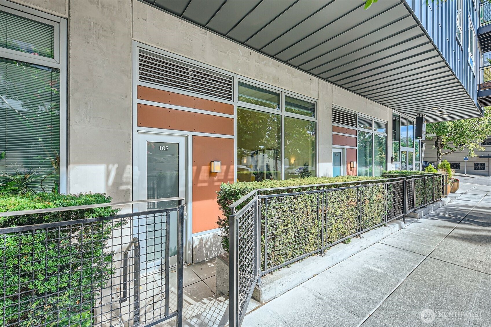 Property Photo: 3104 Western Avenue 102 WA 98121