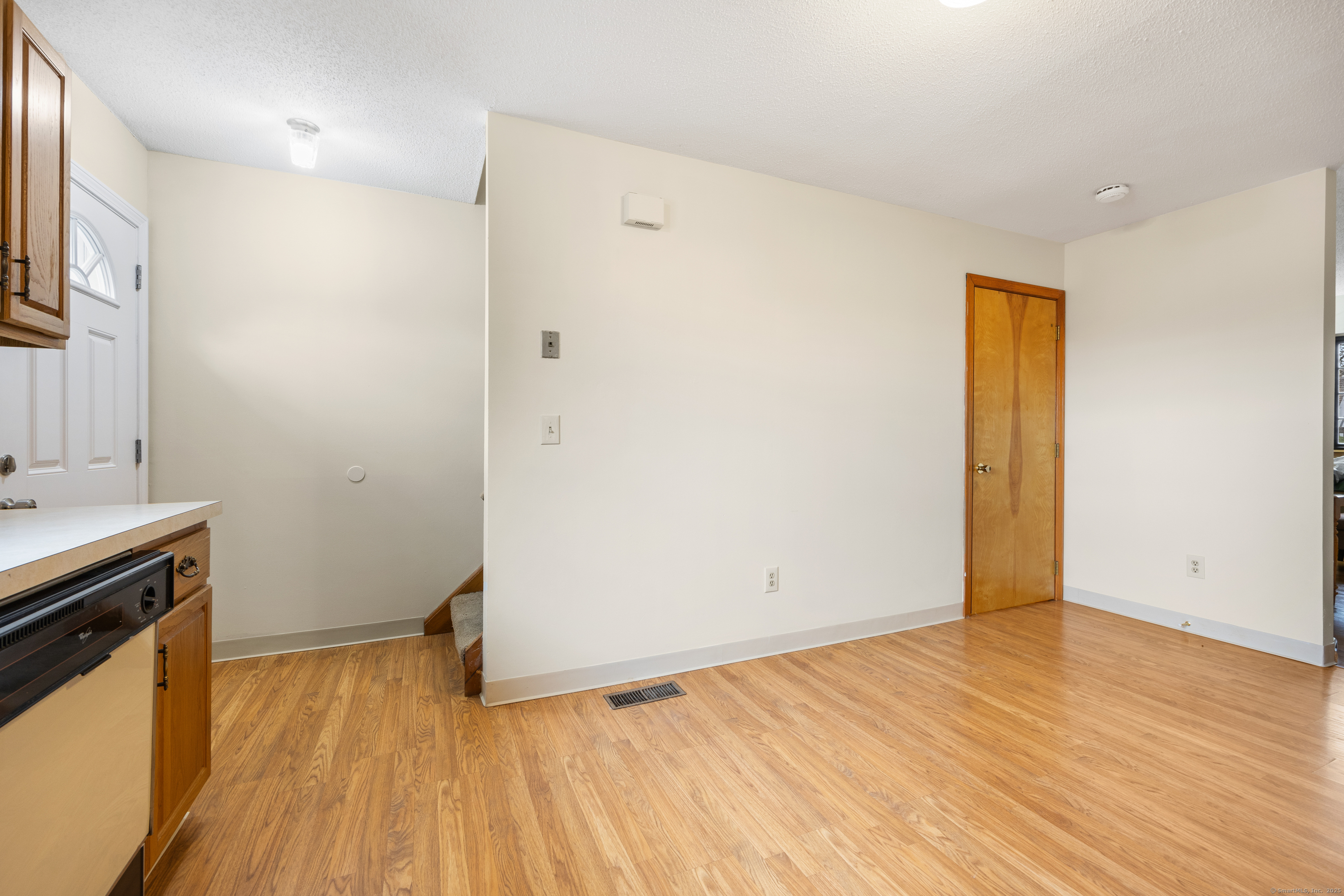 Property Photo: 67 Diane Terrace Apt 11 CT 06705