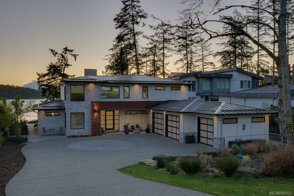 Property Photo: 2481 Tryon Rd BC V8L 5H8