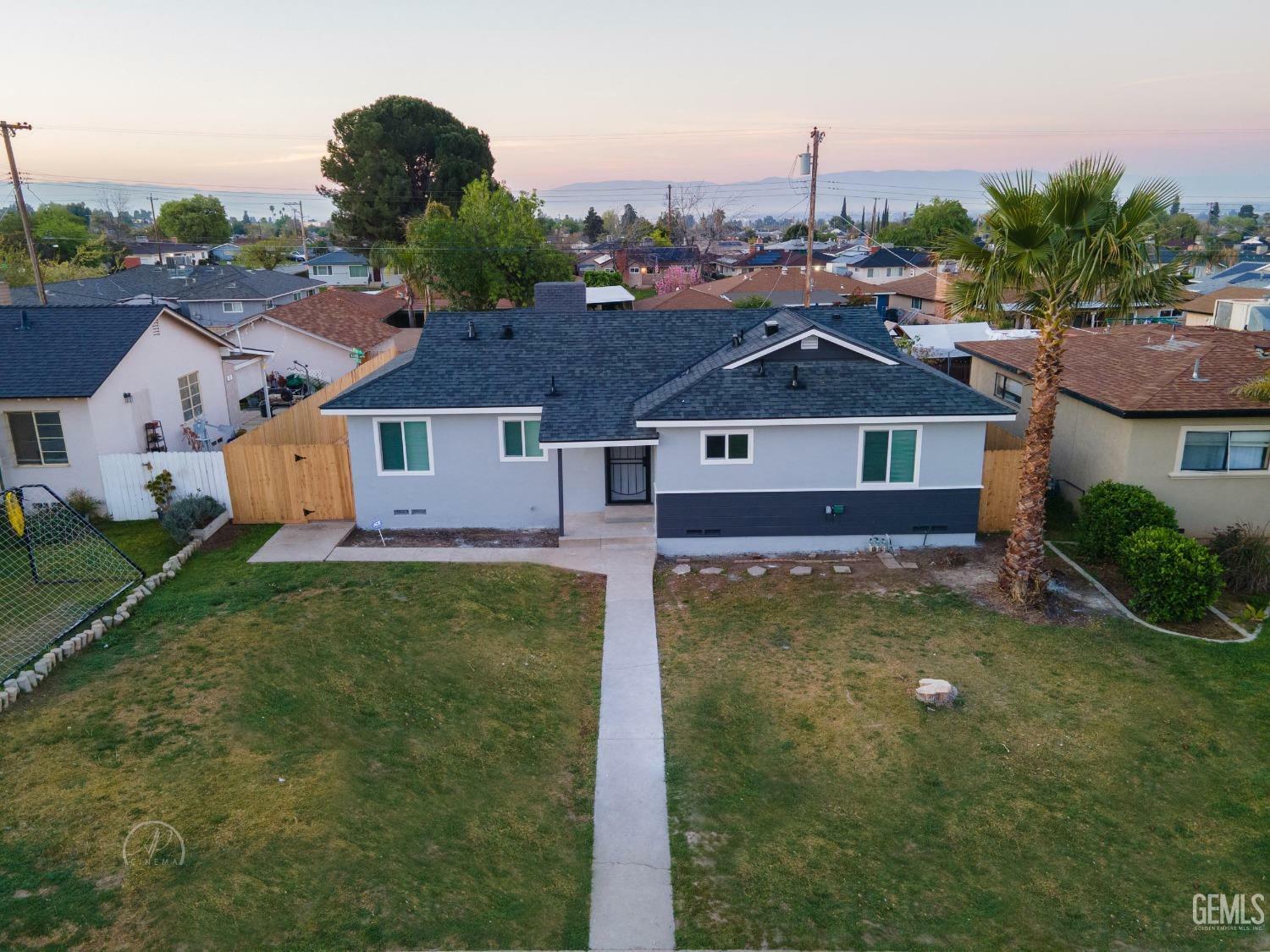 Property Photo: 1409 Telegraph Avenue CA 93305