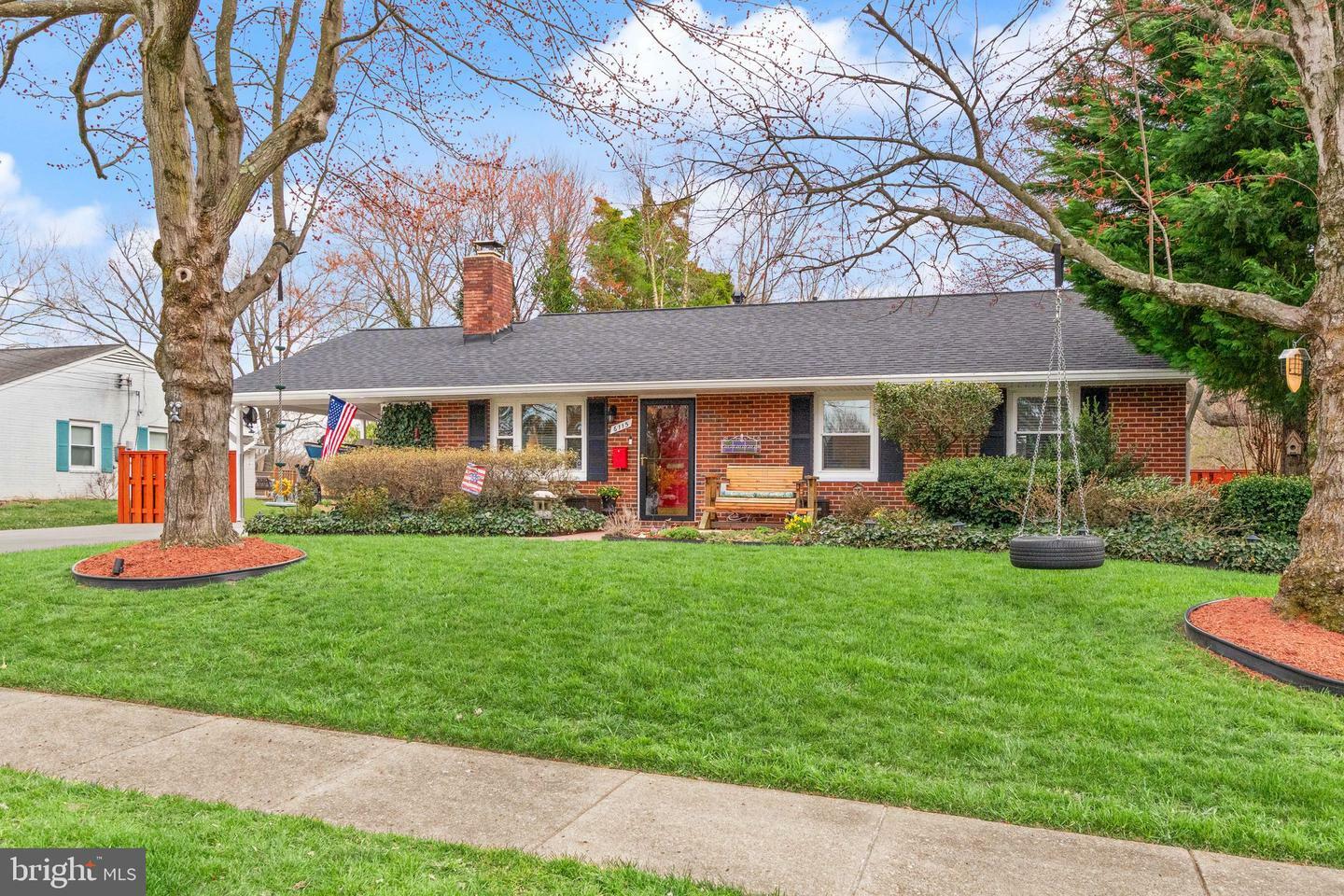 Property Photo: 6115 Everglades Drive VA 22312