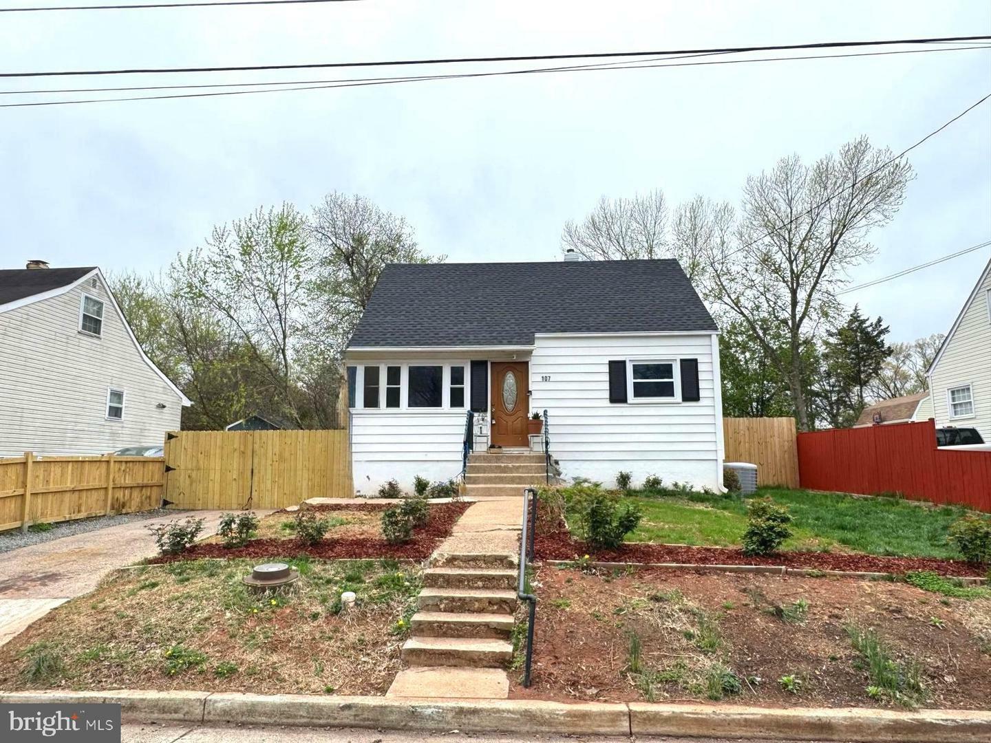 107 Luxor Street  Manassas Park VA 20111 photo