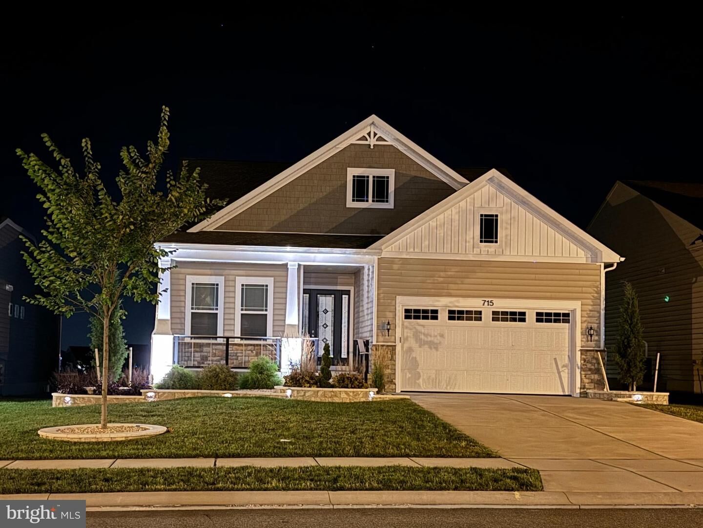 Property Photo:  715 Honey Locust Road  DE 19709 