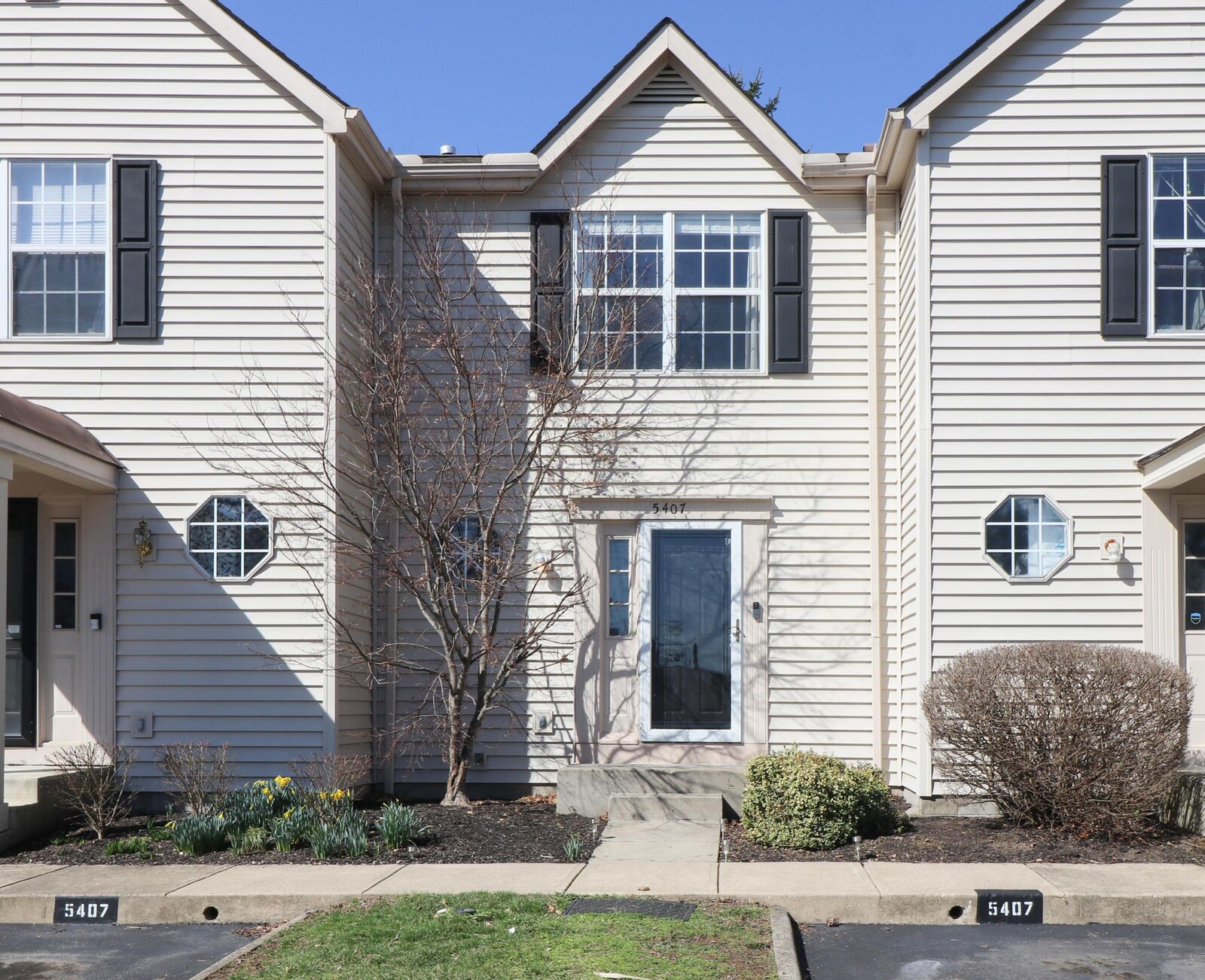 Property Photo:  5407 Hostas Lane  OH 43235 