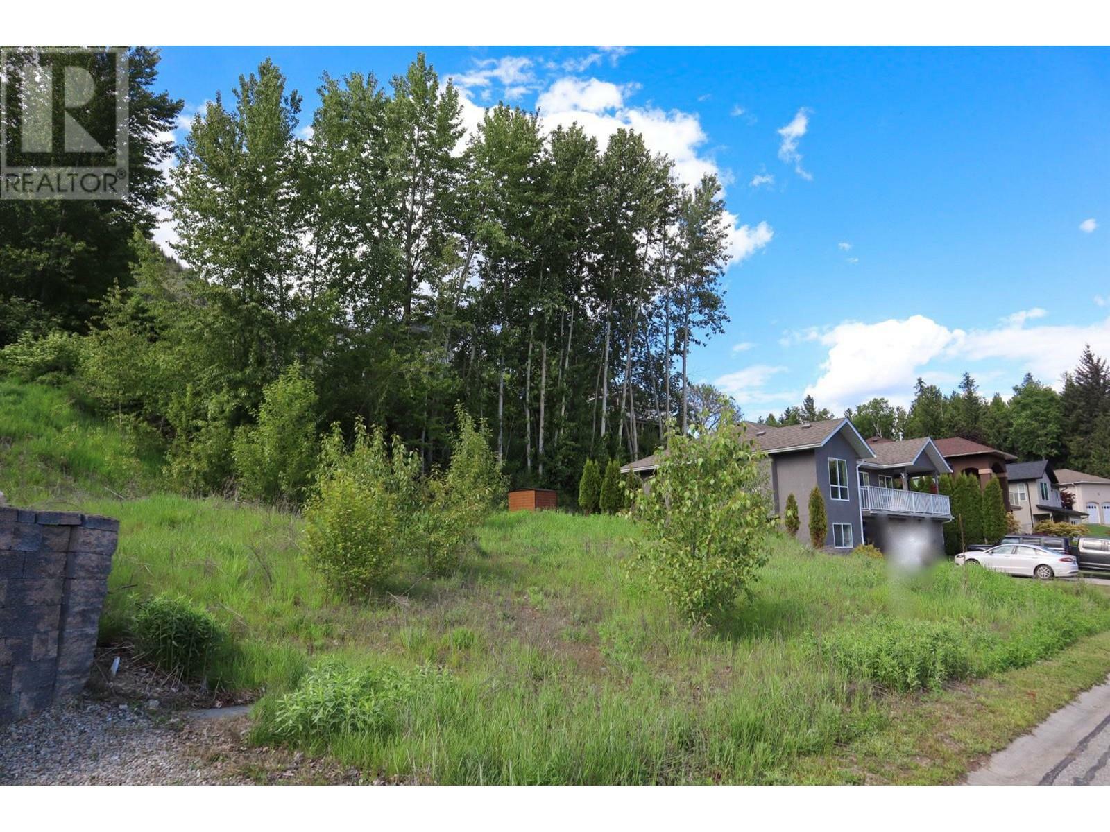 938 7th Street  Montrose BC V0G 1P0 photo