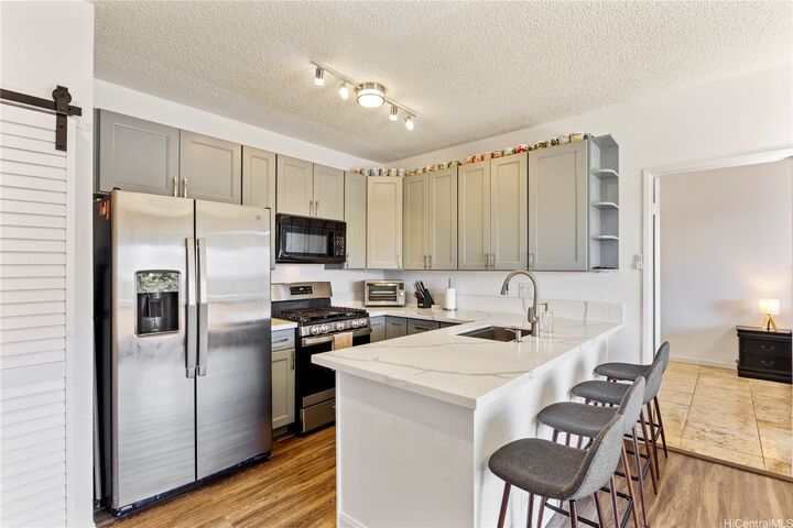 Property Photo: 91-929 Puamaeole Street 5S HI 96706