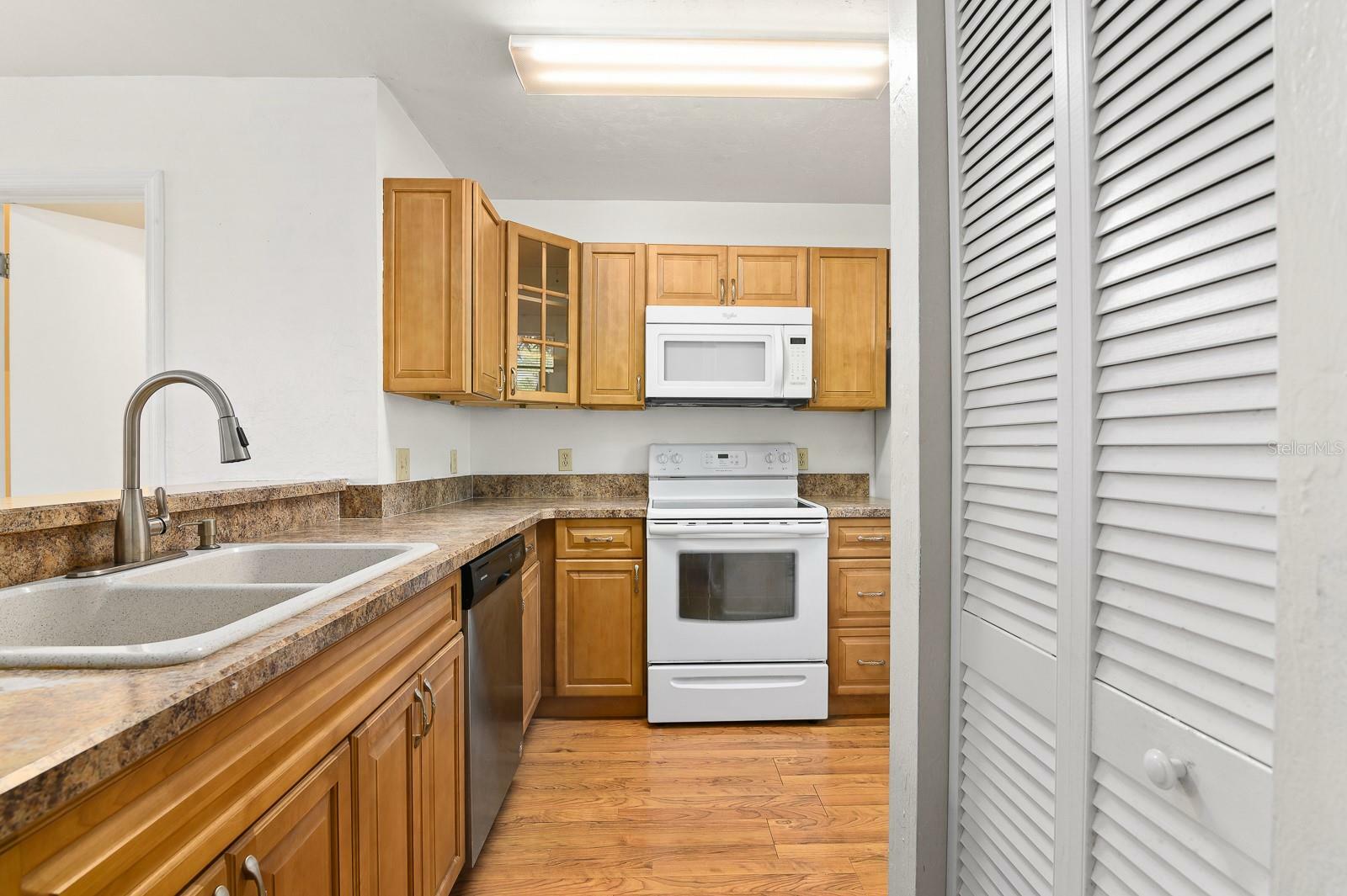 Property Photo: 4621 SW 44th Lane FL 32608