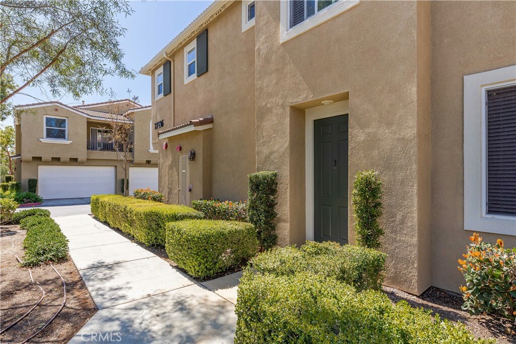 Property Photo: 27536 Viridian Street 3 CA 92562