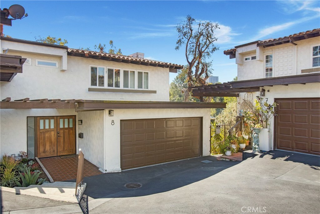 835 Amigos Way 8  Newport Beach CA 92660 photo