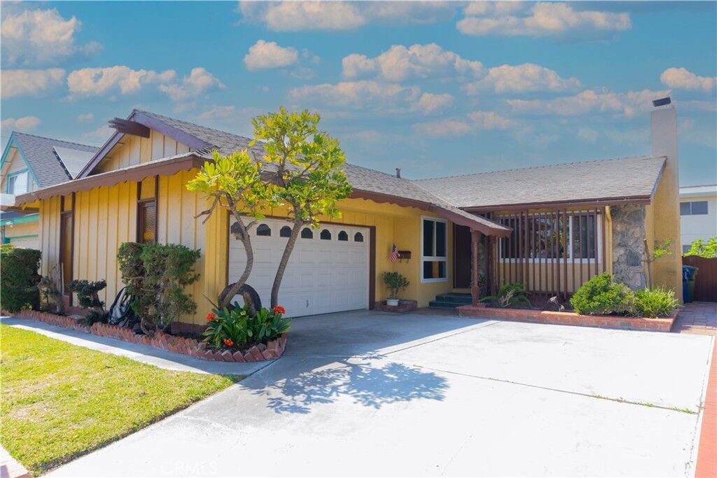 Property Photo: 8471 Santa Margarita Lane CA 90623