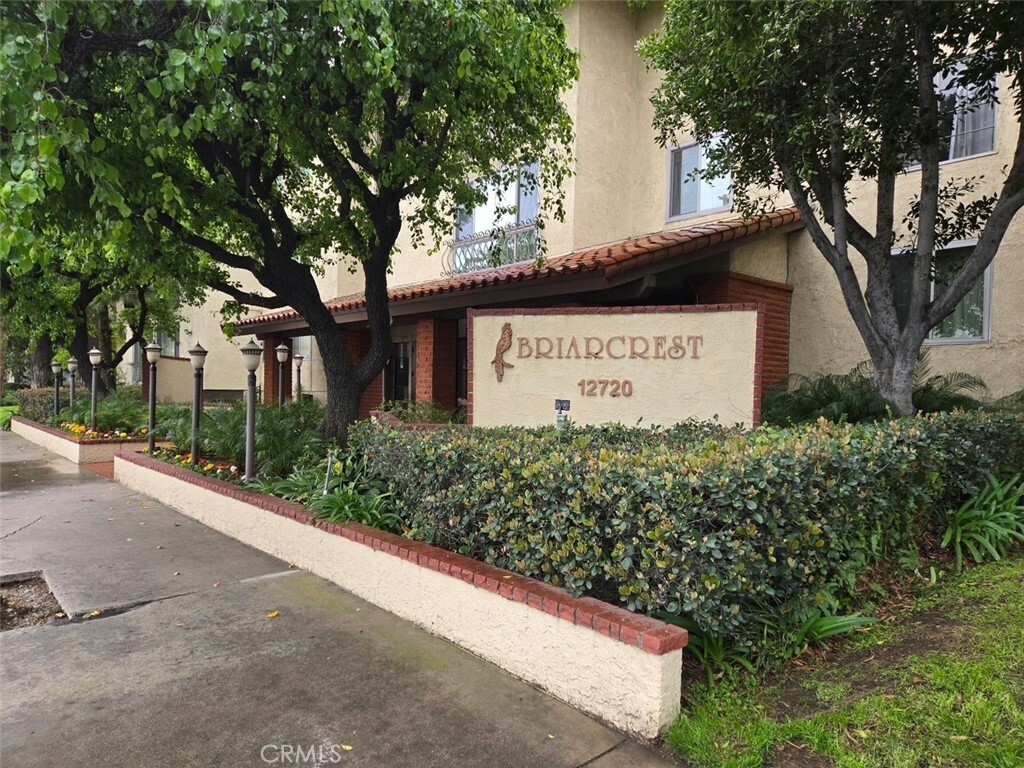 12720 Burbank Boulevard 311  Valley Village CA 91607 photo