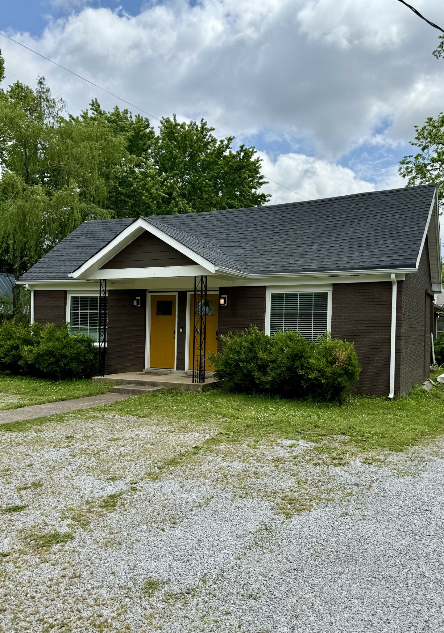 Property Photo: 830 N Maple St TN 37130
