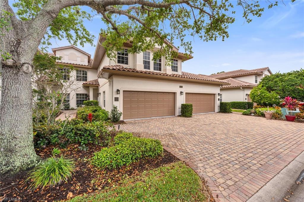 Property Photo: 8157 Saratoga Dr 1502 FL 34113