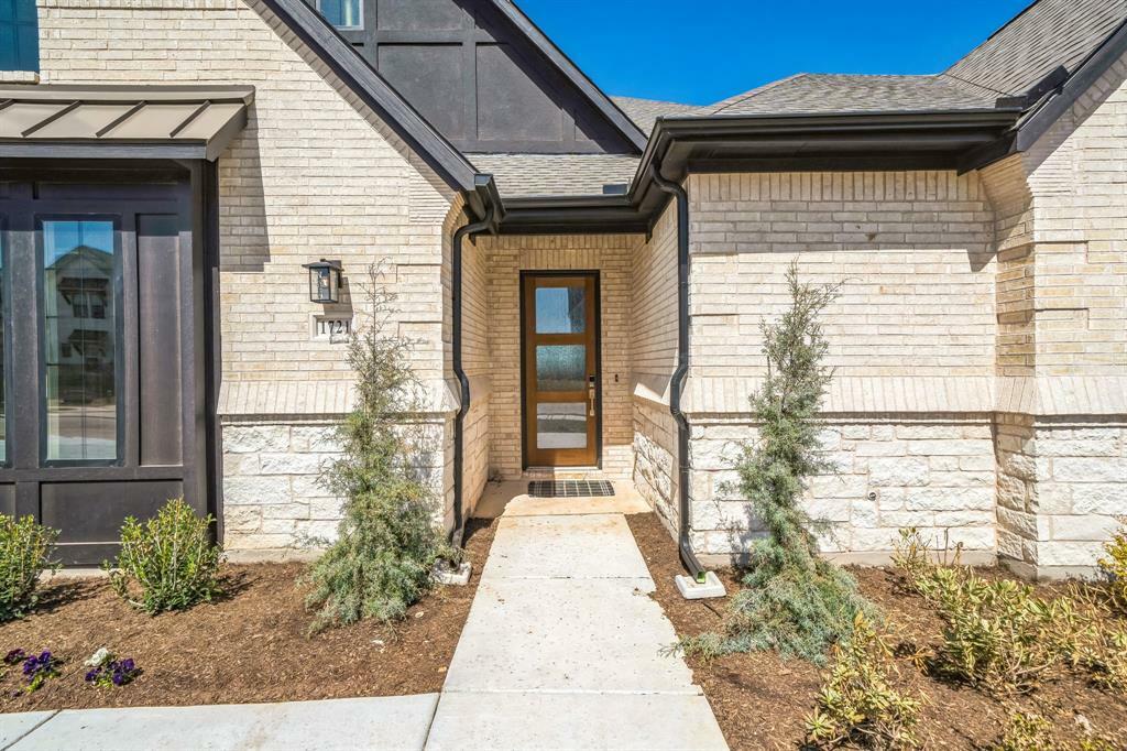Property Photo: 1721 Wintergreen Court TX 76052