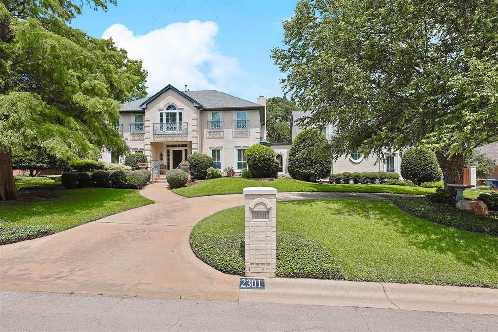 Photo de la propriété: 2301 Stonegate Circle TX 76205
