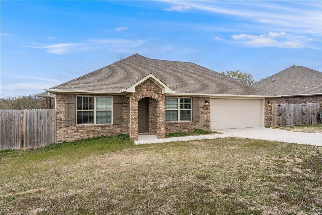 Property Photo: 705 Saddlebrook Drive AR 72734