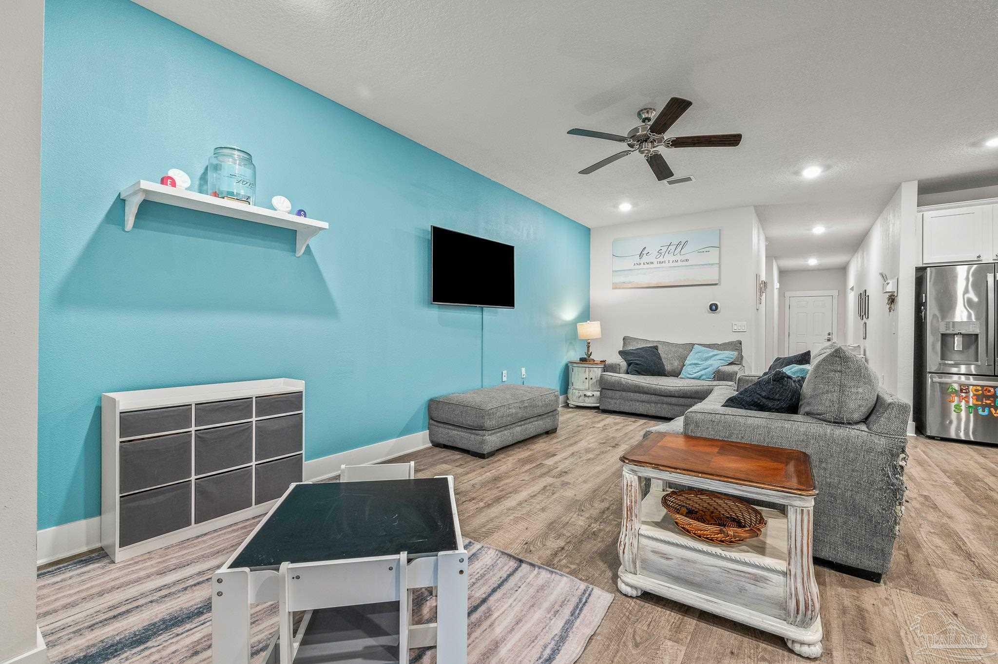 Property Photo: 4097 Heart Pine Ln FL 32571