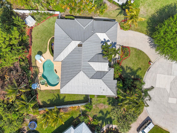 Property Photo: 7831 SE Windjammer Way FL 33455