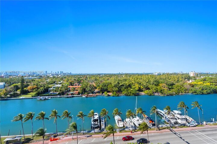 Property Photo: 4401 Collins Ave 1017 FL 33140