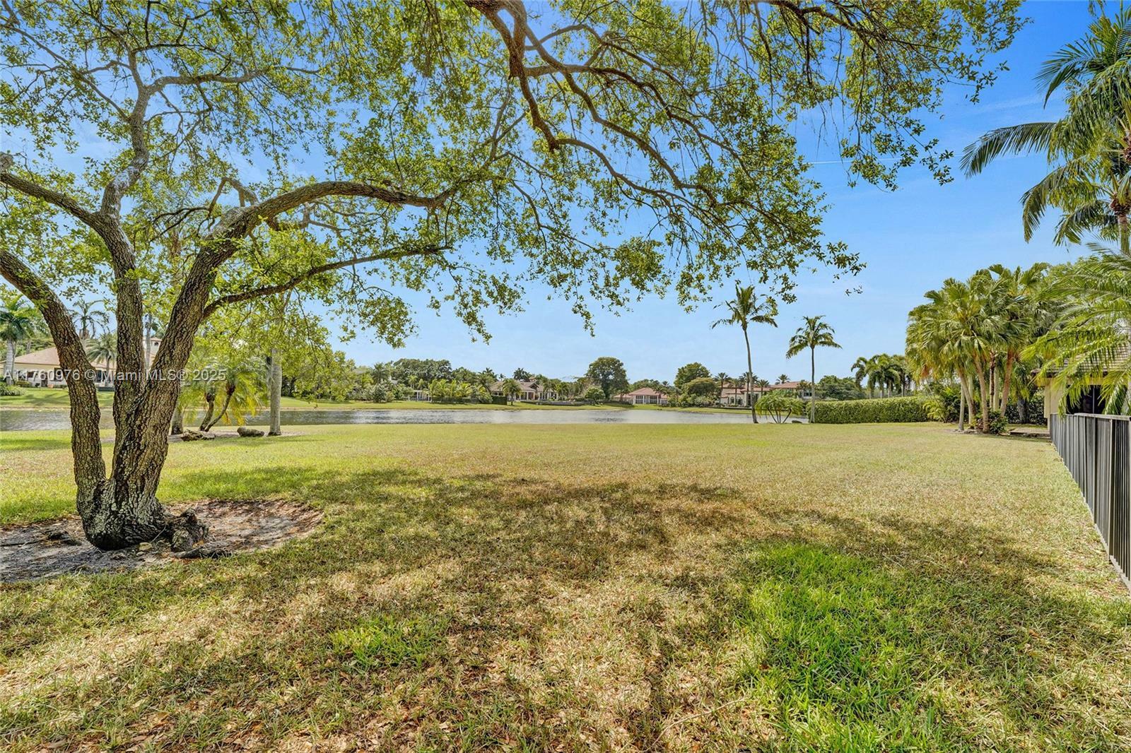 Property Photo: 3320 Bridle Path Ln FL 33331