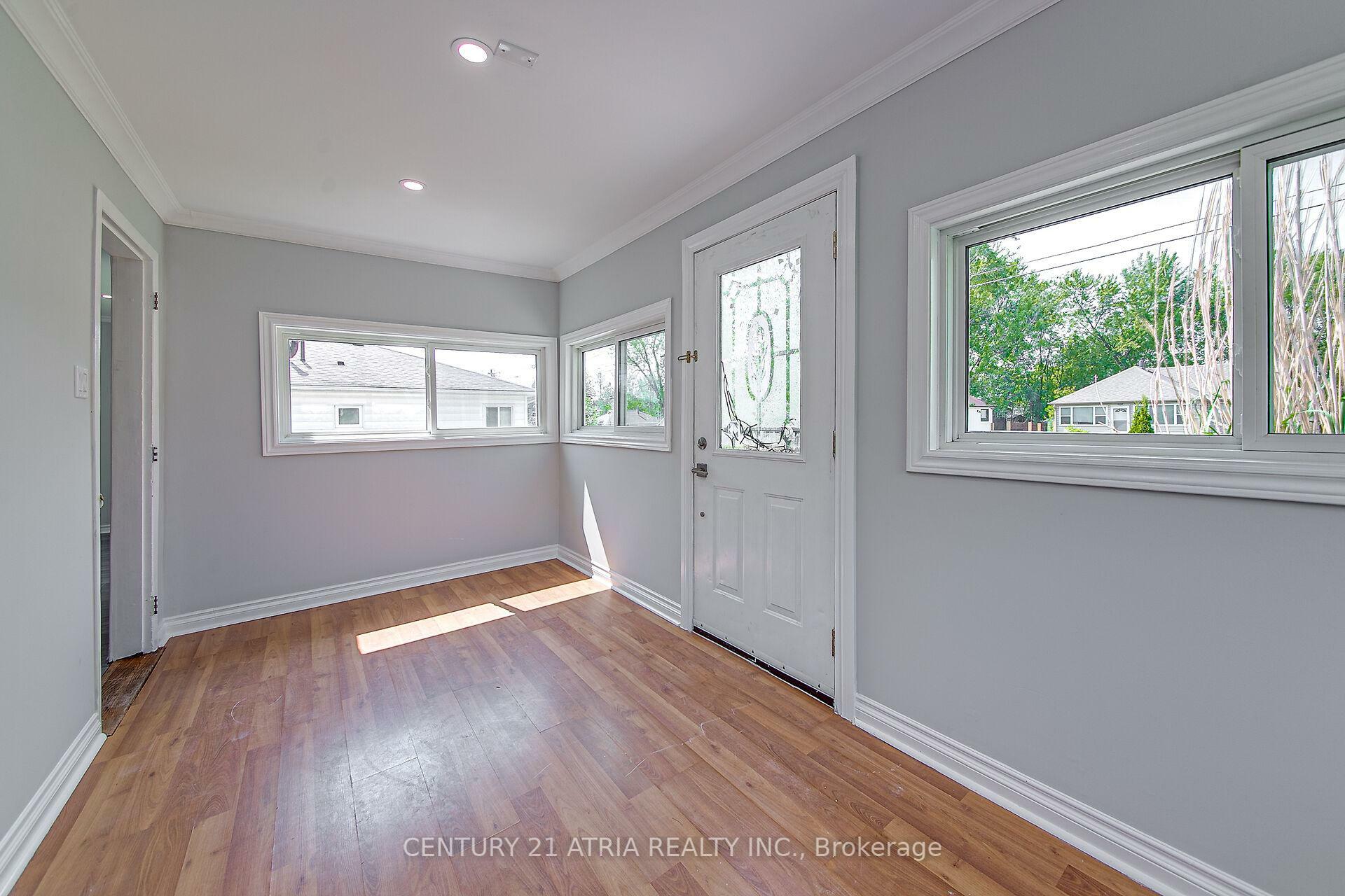 Property Photo: 904 Maplewood Drive ON L9S 1Y7
