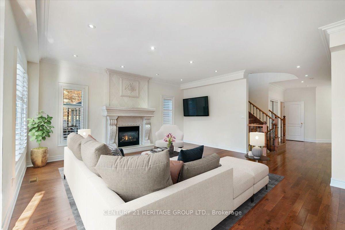Photo de la propriété: 52 Harold Street ON M8Z 3R3