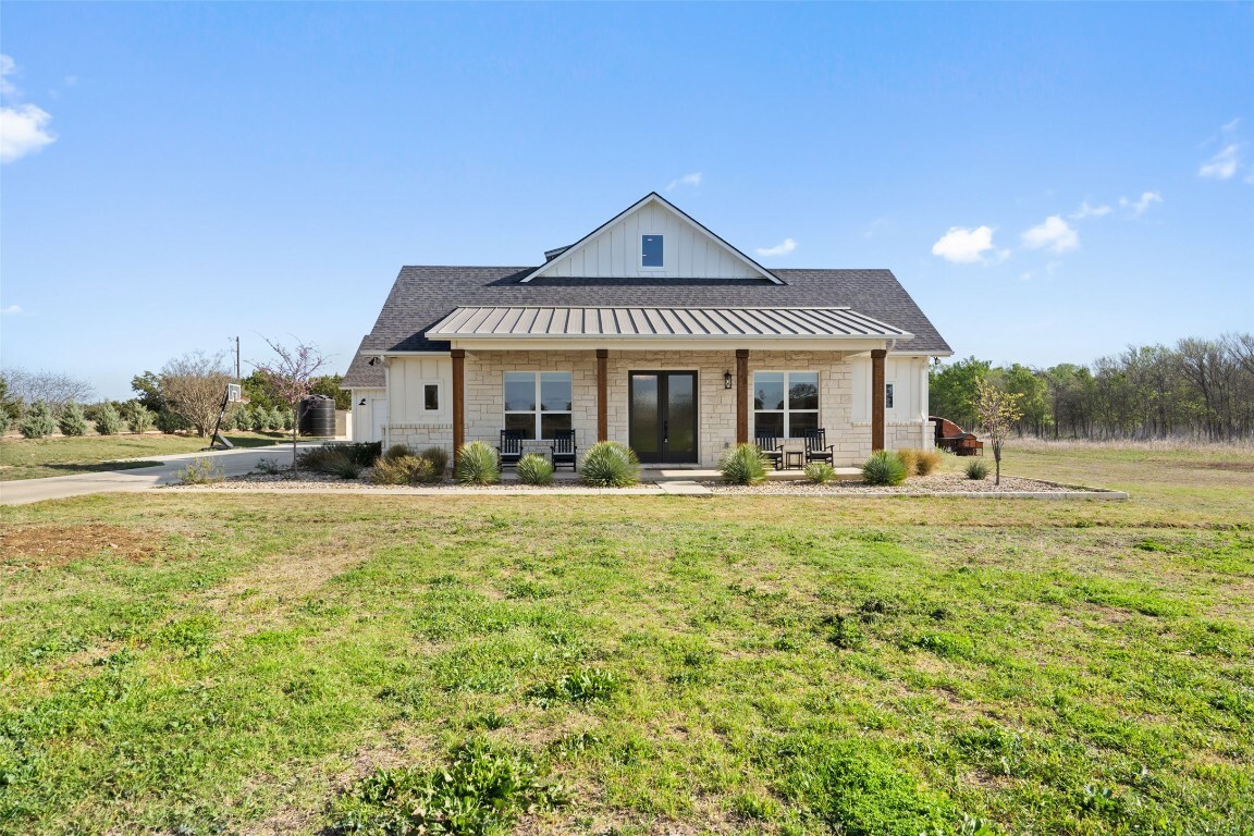 Property Photo: 200 County Road 246 TX 76527
