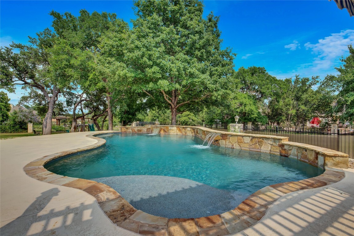 Property Photo:  104 Standing Oak Drive  TX 78633 