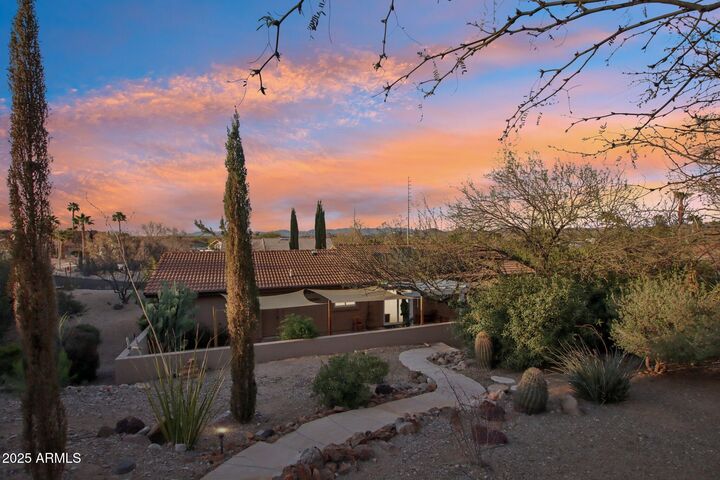 Property Photo:  855 W Santa Fe Drive  AZ 85390 