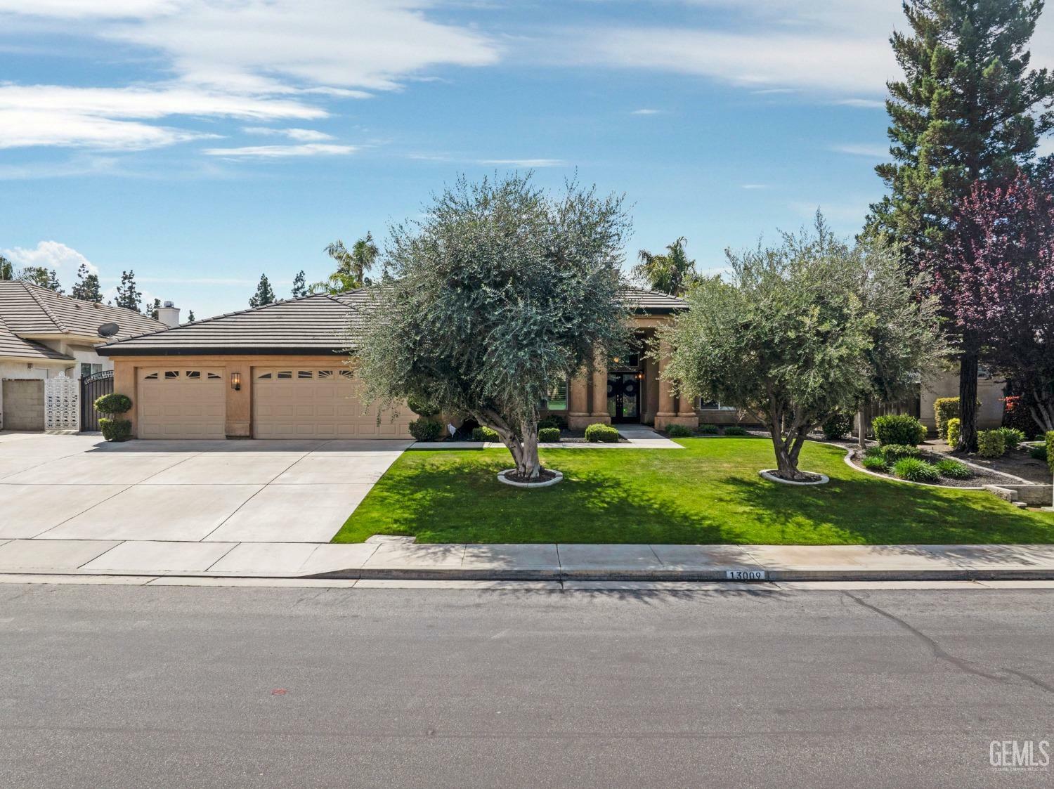 Property Photo: 13009 Nantucket Place CA 93314