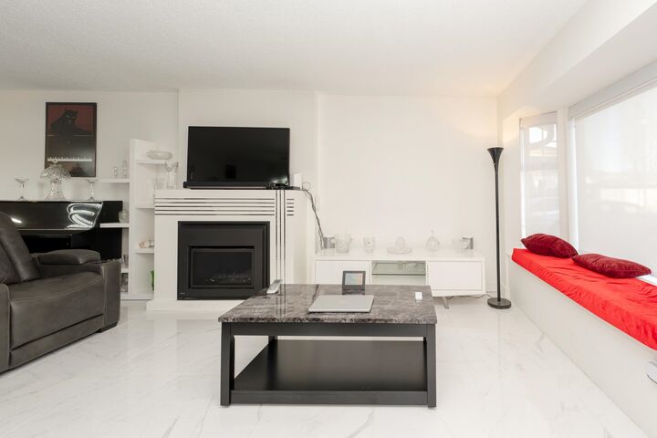 Property Photo: 12049 217 Street 7 BC V2X 0M8