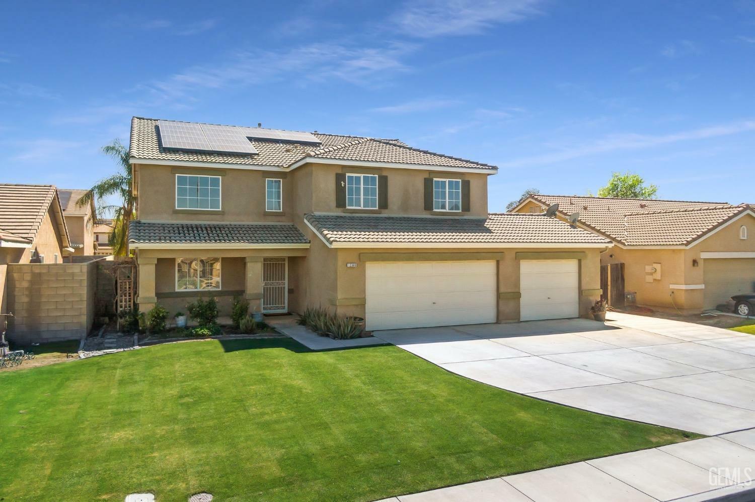 Property Photo: 12303 Midtowne Drive CA 93312