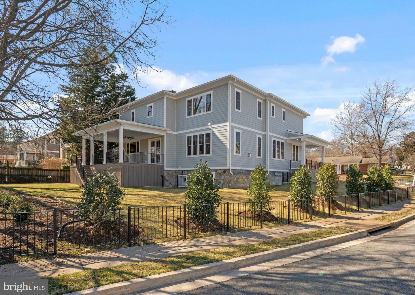 Property Photo: 5900 35th Street N VA 22207