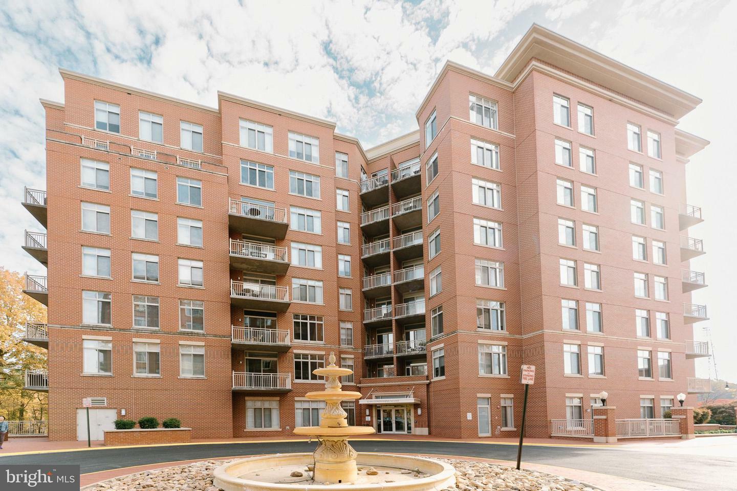 Property Photo: 4480 Market Commons Drive 202 VA 22033