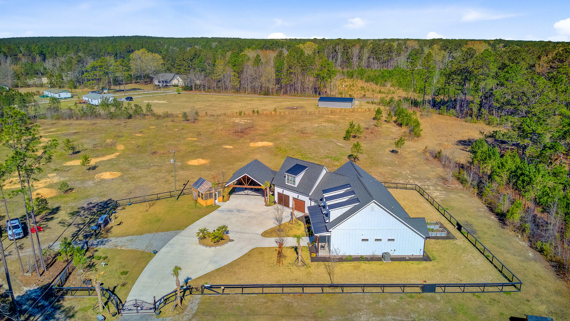 Property Photo: 614 Cummings Chapel Road SC 29472