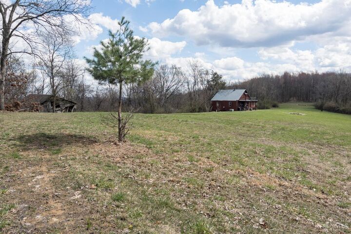 Property Photo:  