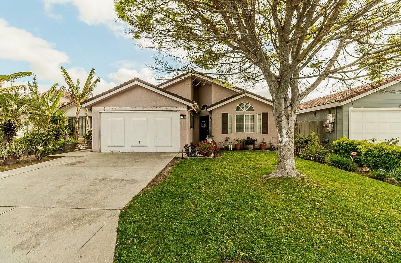 6748 N Constance Avenue  Fresno CA 93722 photo