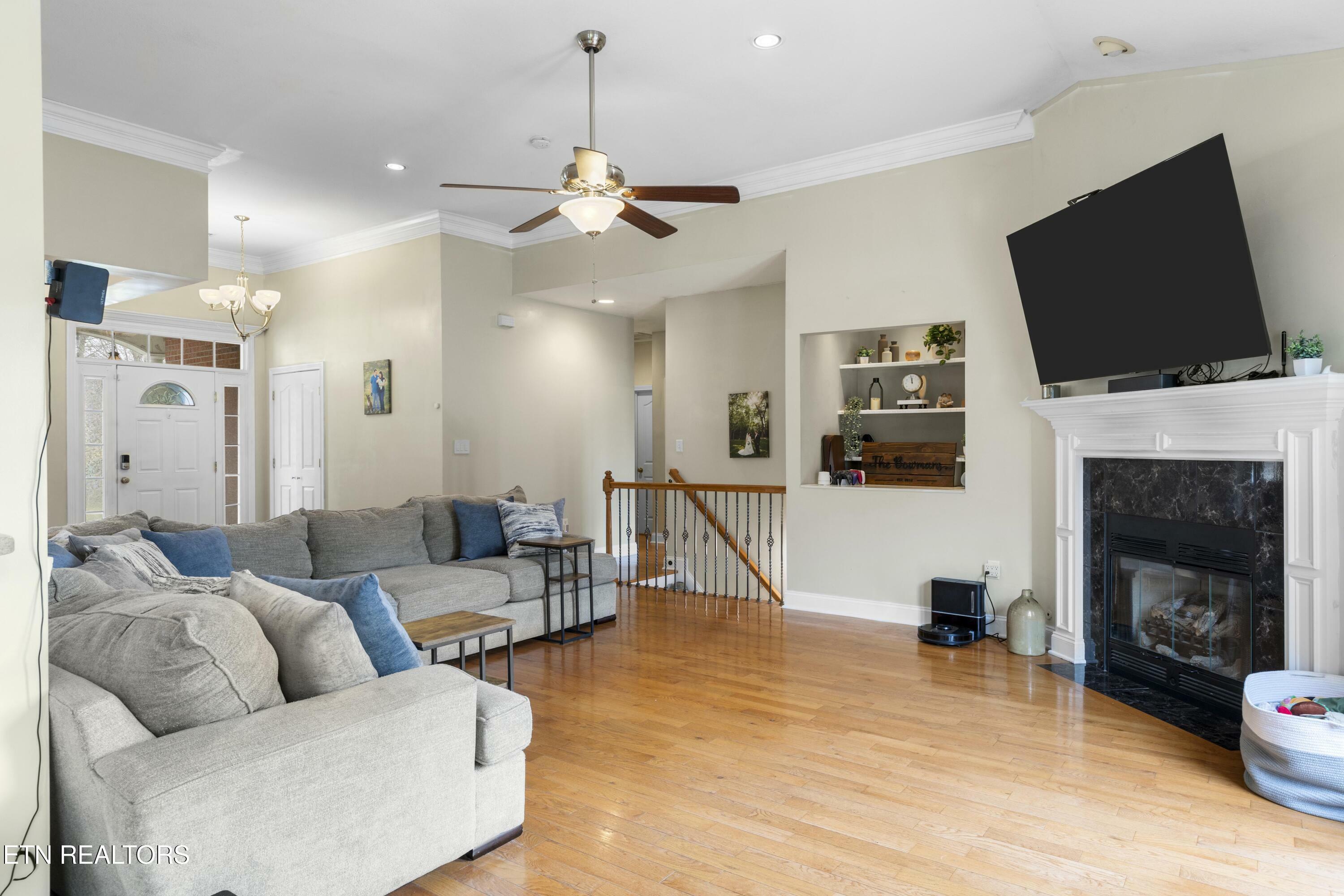 Property Photo: 8111 Campbells Point Rd TN 37721