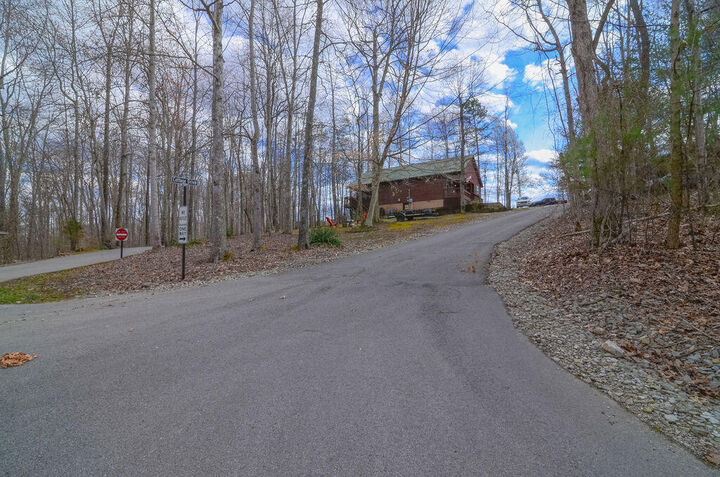 Property Photo:  30 Cottage Dr Drive  KY 42519 
