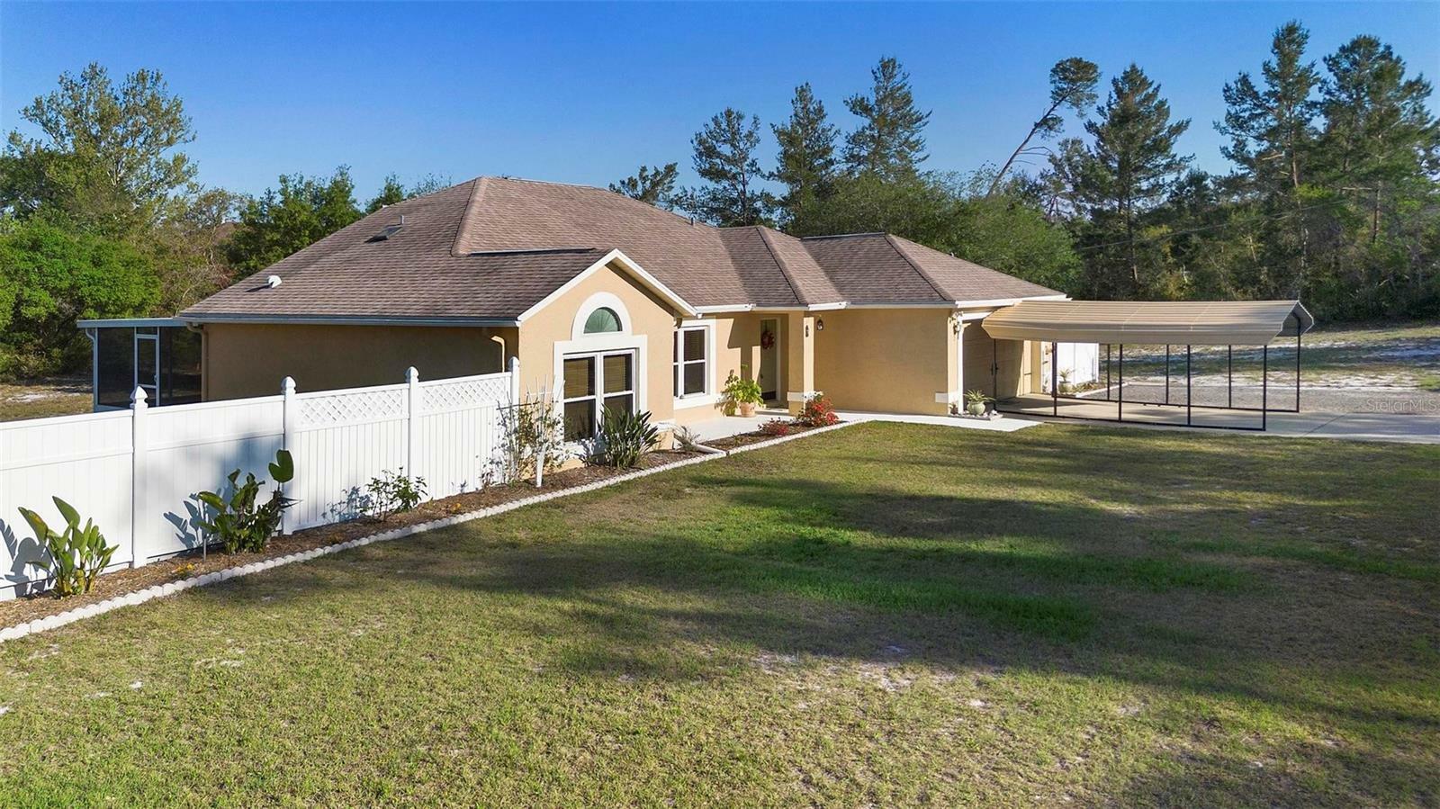 Property Photo: 2530 Leonard Drive FL 32725