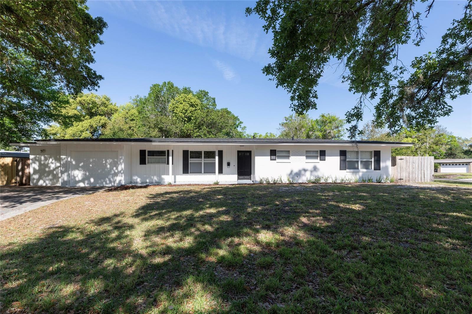 Property Photo: 2025 Kimbrace Place FL 32792