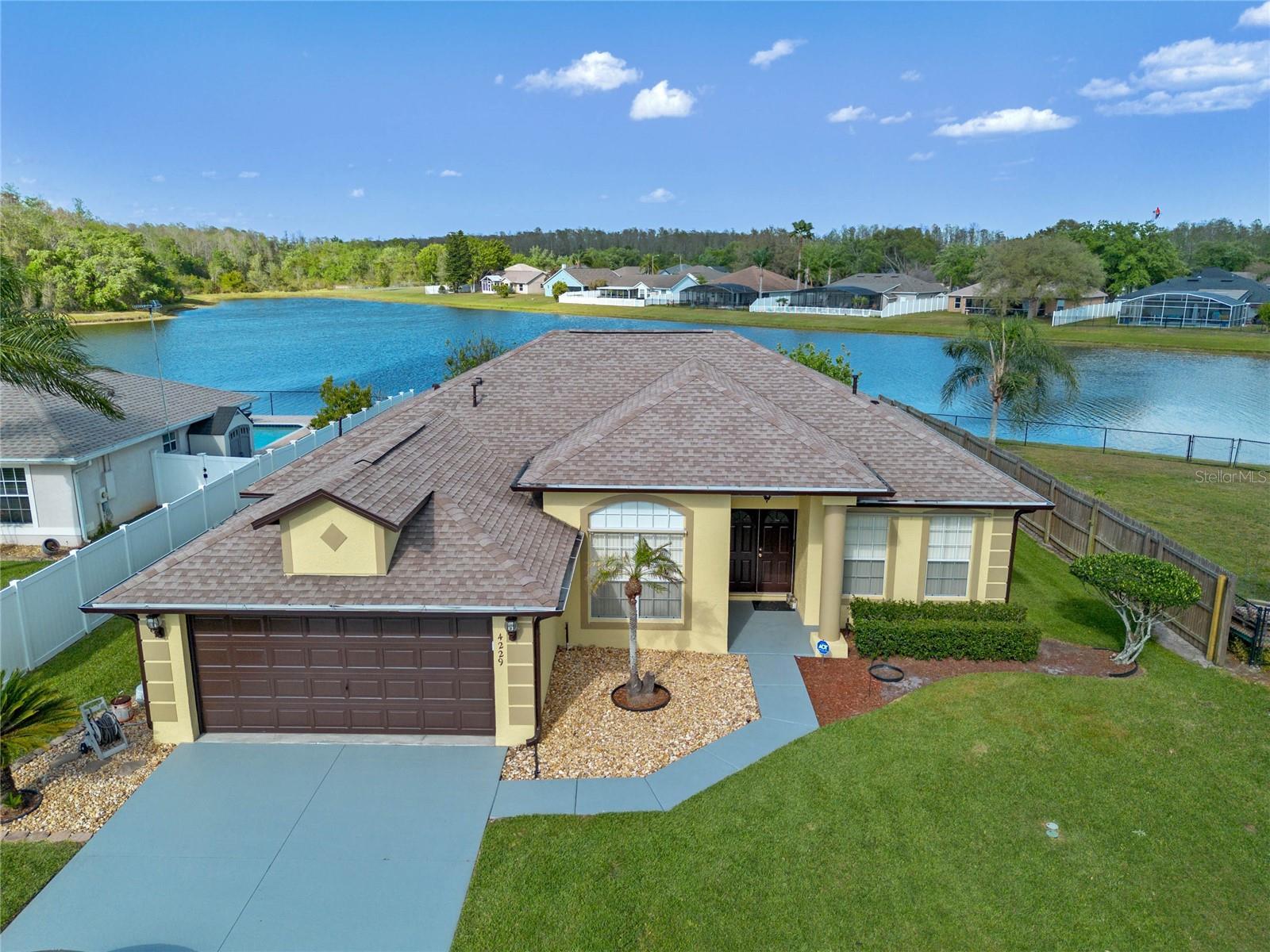 Property Photo: 4229 Settlers Court FL 34772