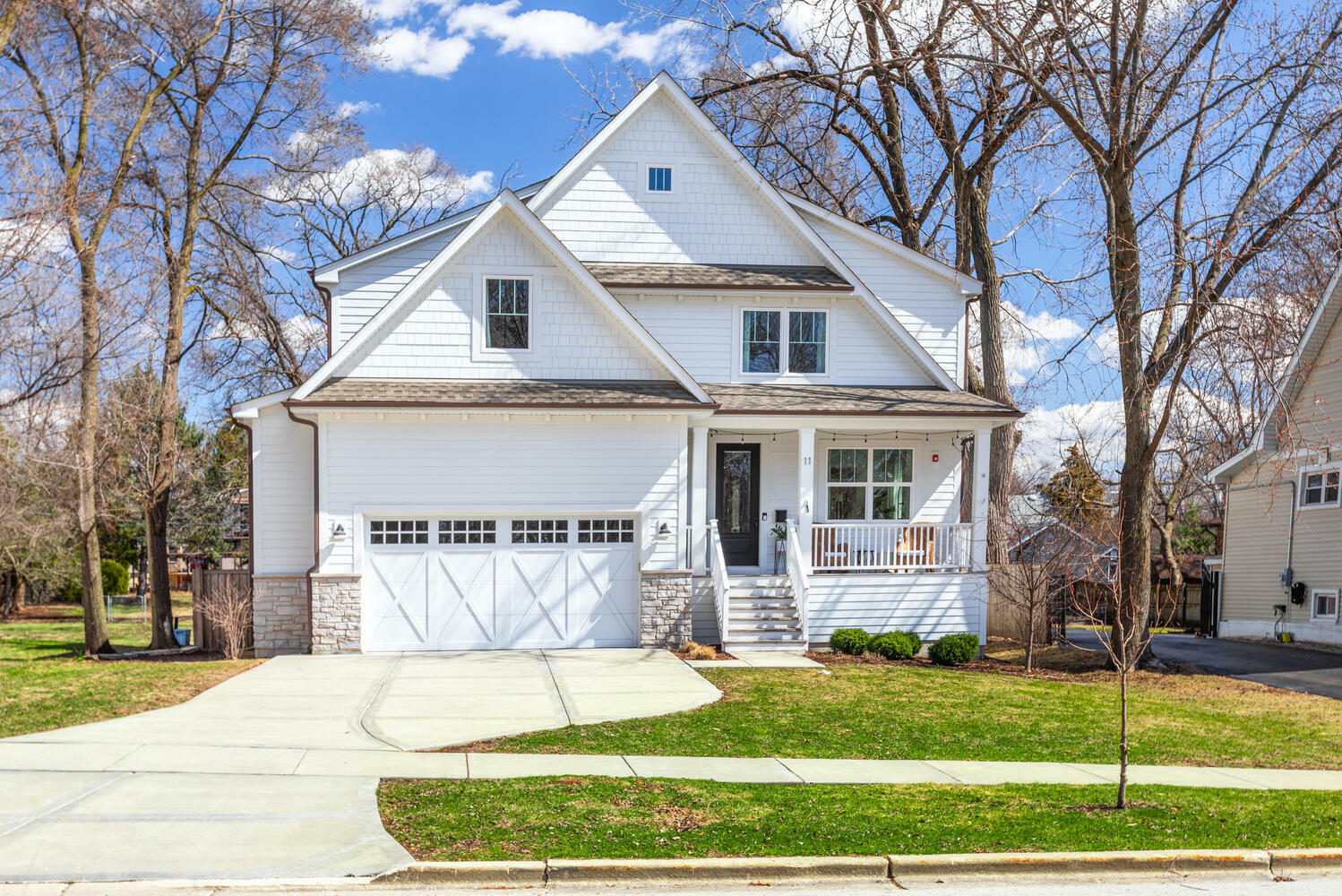 Property Photo: 11 Cumnor Road IL 60559