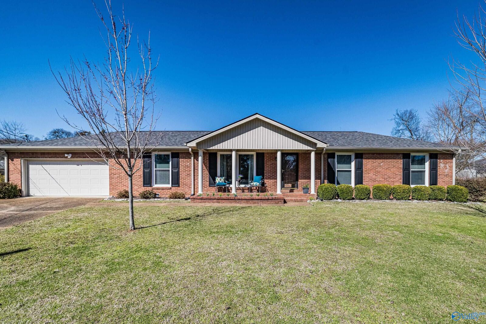 Property Photo:  809 SE Vestavia Place SE  AL 35802 