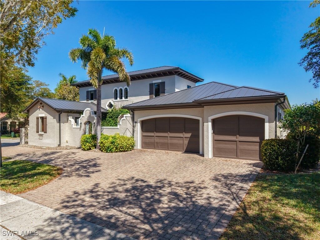Property Photo:  1691 McGregor Reserve Drive  FL 33901 