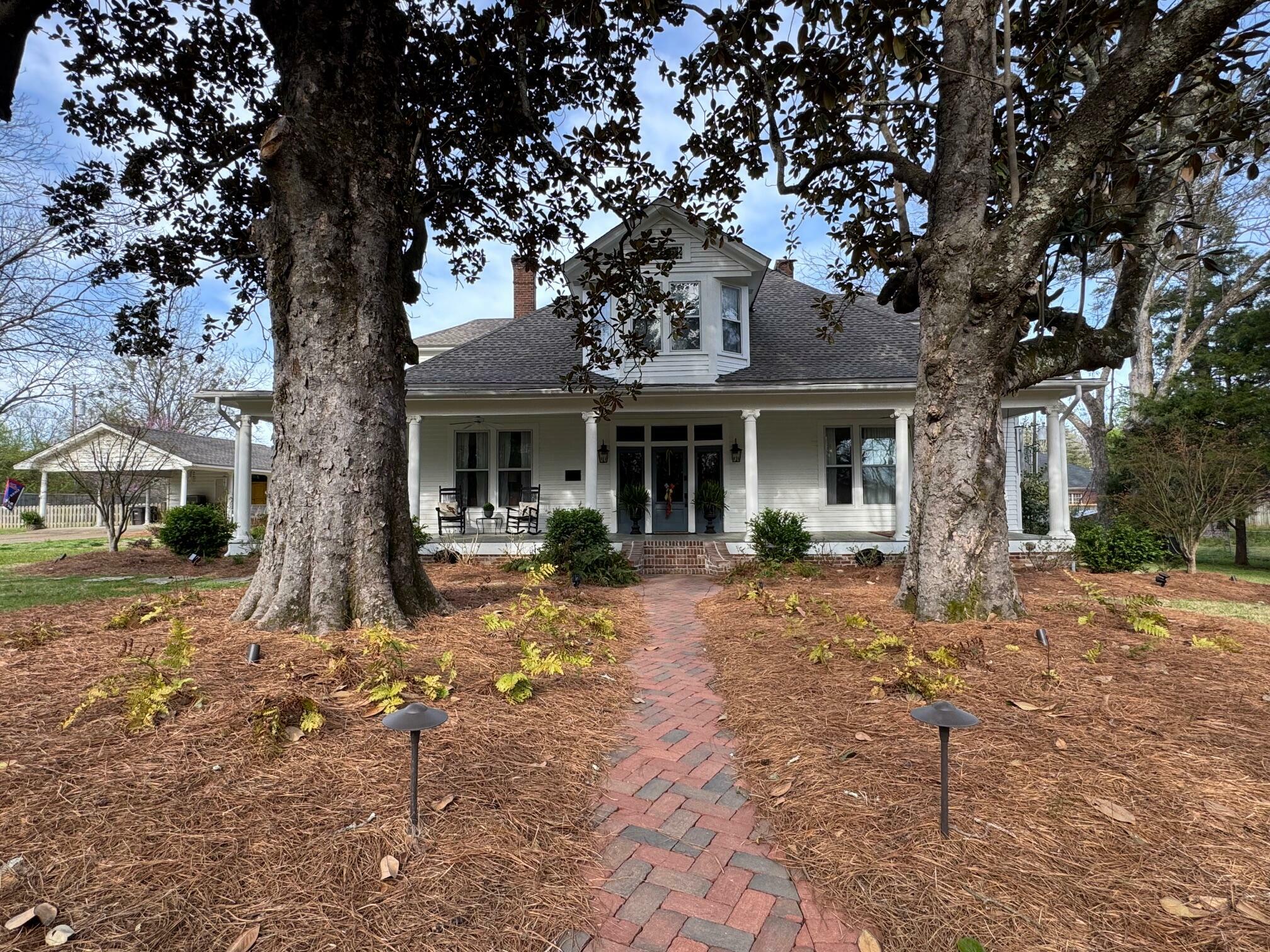 Property Photo: 155 North Second Street MS 38866