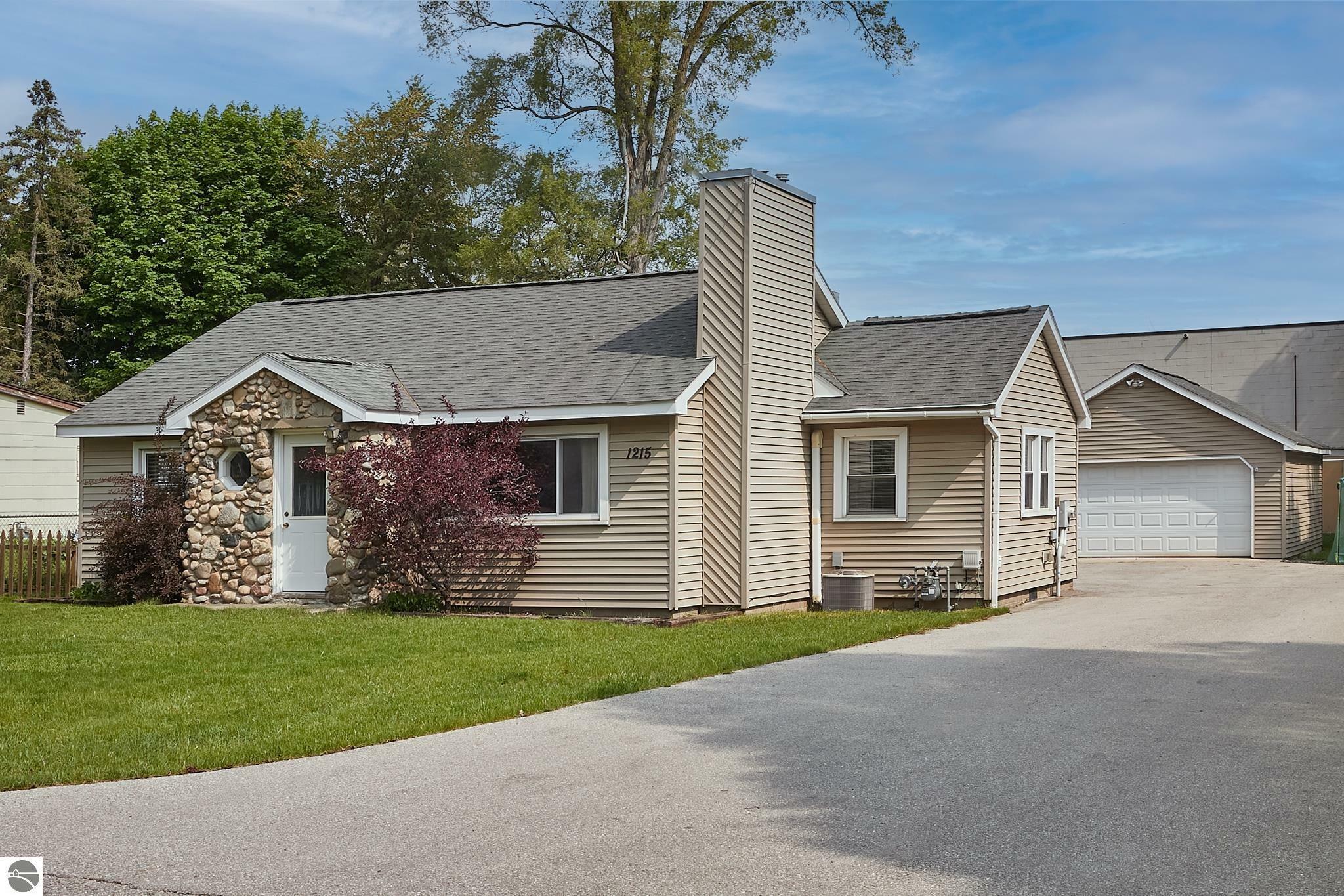 Property Photo: 1215 Plainview Avenue MI 49686
