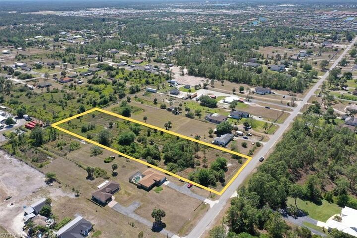 Property Photo: 2788 39th Ave NE FL 34120