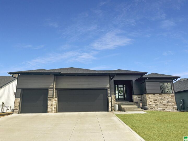 800 Lakeshore Dr  No. Sioux City SD 57049 photo